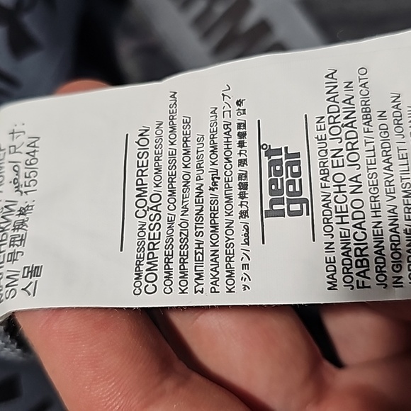 Under Armour small gray and white heatgear compression athletic leggings - Picture 7 of 8